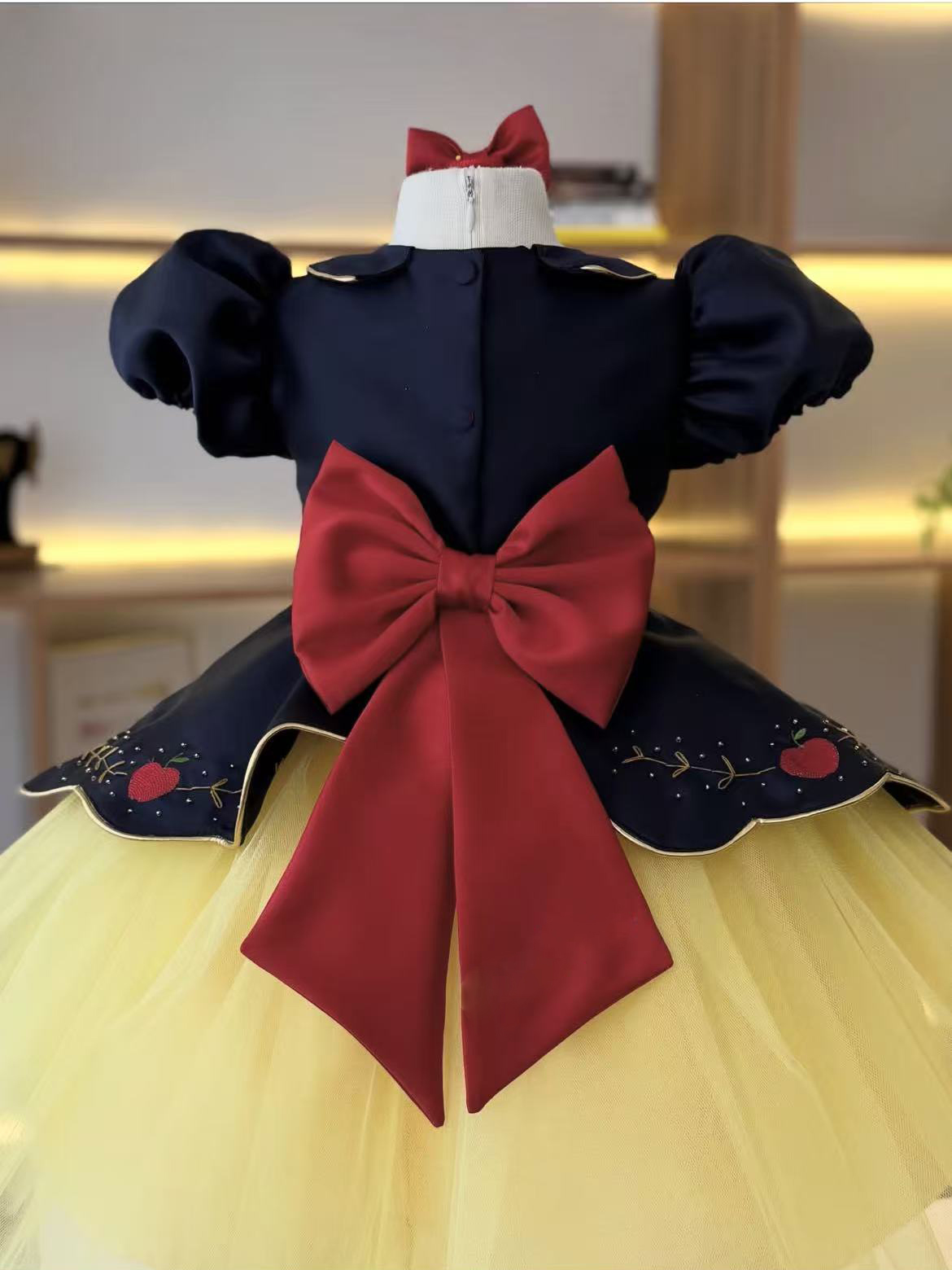 Gaun berenda berwarna biru tua - Embroidery Yellow Dress ulasan dan harga
