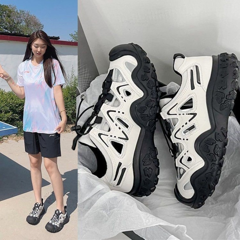Sepatu Trekking Wanita untuk A - Embroidery Garments ulasan dan harga