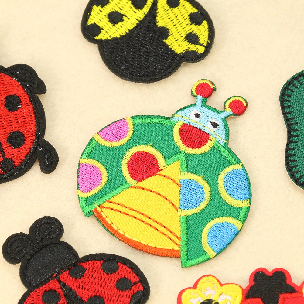 2 buah kartun kumbang empat da - Embroidery Lady Bug ulasan dan harga